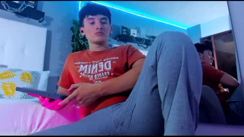 liam_conorr online show from December 12, 2024, 4:10 pm