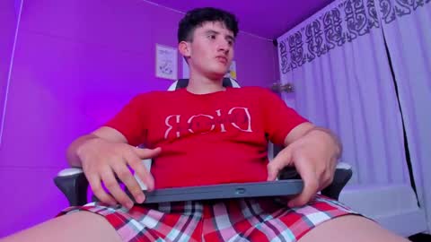 liam_conorr online show from December 14, 2024, 7:07 am