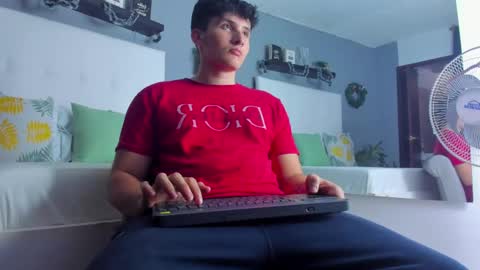 liam_conorr online show from December 14, 2024, 5:14 pm