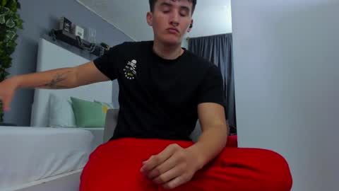 liam_conorr online show from December 31, 2024, 3:42 pm