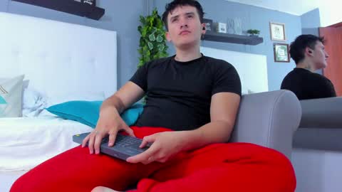 liam_conorr online show from January 14, 2025, 5:12 pm
