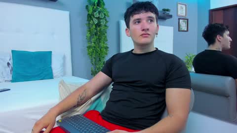 liam_conorr online show from January 23, 2025, 12:19 pm