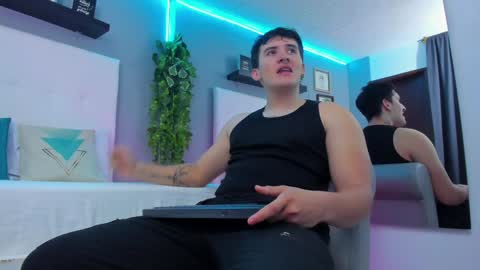 liam_conorr online show from January 25, 2025, 12:16 pm