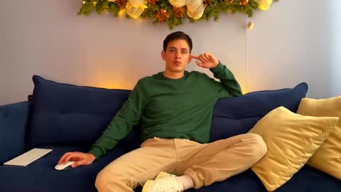 Liam online show from December 29, 2024, 5:12 pm