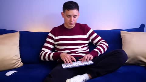 Liam online show from January 16, 2025, 3:02 pm