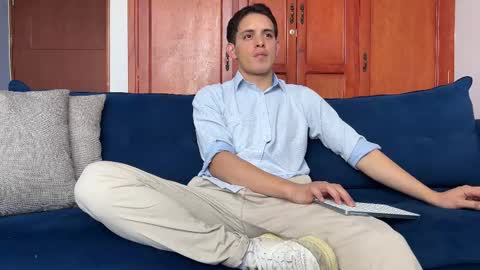 Liam online show from January 17, 2026, 7:06 pm