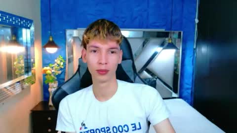 liam_green1 online show from March 2, 2026, 3:52 pm