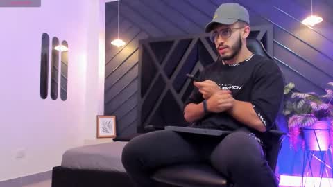 LIAM KLEIN online show from October 4, 2025, 11:19 am