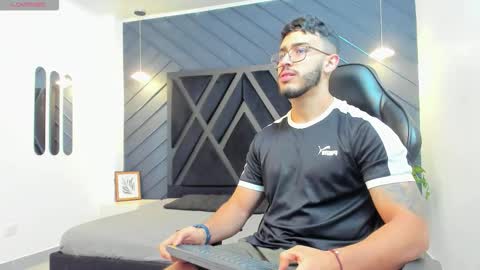 LIAM KLEIN online show from November 4, 2025, 11:31 am