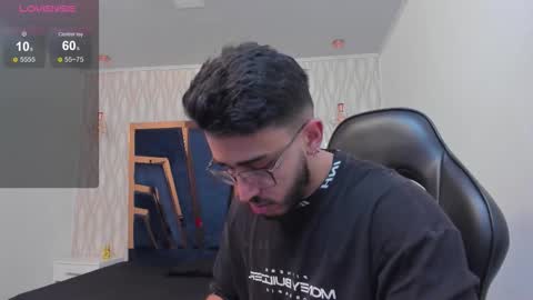 LIAM KLEIN online show from December 22, 2025, 11:29 am