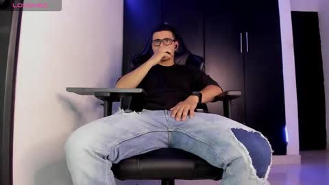 Liam online show from March 16, 2026, 11:09 pm