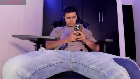 Snapshot of liam_mateo_ chatting on April 28, 2026, 10:37 pm Liam online show from April 28, 2026, 10:37 pm