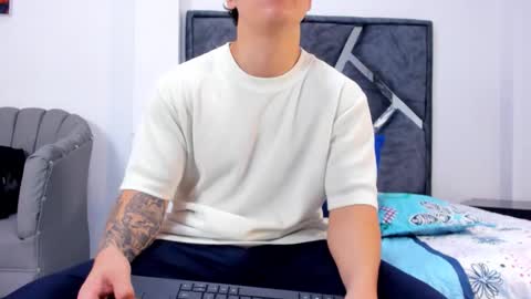 Call me Lian online show from February 4, 2026, 12:11 pm