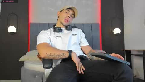 Liam online show from February 12, 2026, 9:10 pm