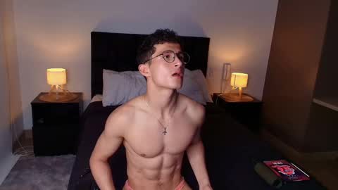 Liam online show from January 13, 2026, 11:43 pm