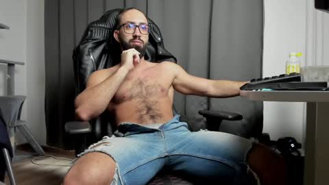 Liam online show from January 30, 2025, 7:50 am