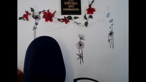 Lia Miller online show from December 5, 2024, 11:38 am