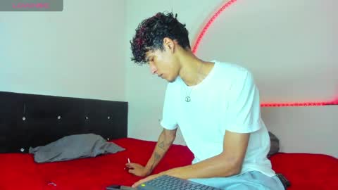 Snapshot of liammendoza98 chatting on May 16, 2026, 12:04 pm LIAM KAI online show from May 16, 2026, 12:04 pm
