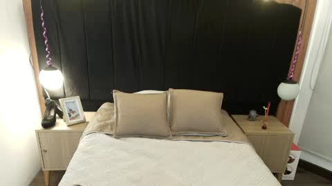 L I A M O N R O E online show from April 18, 2026, 12:09 pm