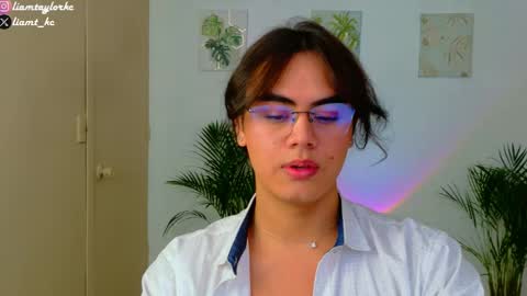 Snapshot of liamtaylor_ chatting on December 3, 2025, 10:19 pm Tell me Liam online show from December 3, 2025, 10:19 pm