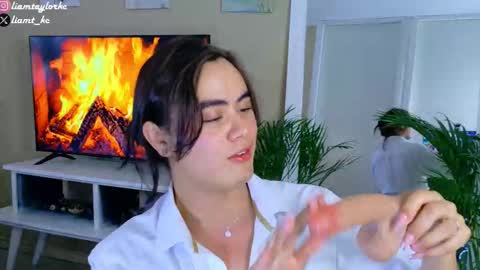Snapshot of liamtaylor_ chatting on January 5, 2026, 9:51 pm Tell me Liam online show from January 5, 2026, 9:51 pm