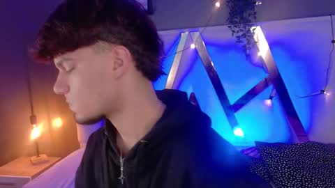 Liam Thunder online show from November 19, 2025, 3:06 am