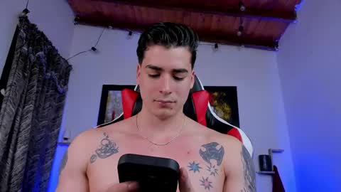 liamwyatt_ online show from February 21, 2025, 4:40 am