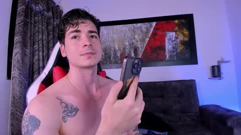 liamwyatt_ online show from September 25, 2025, 3:32 am