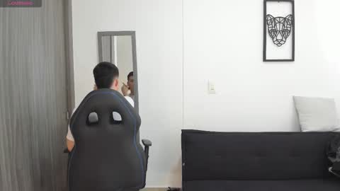 lian_eathan online show from October 13, 2025, 7:14 pm