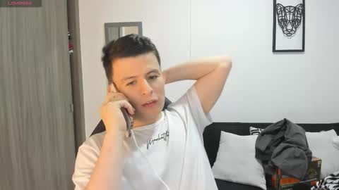 lian_eathan online show from October 16, 2025, 10:00 pm