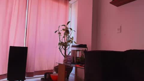 Lian Oconner online show from October 2, 2025, 12:34 pm