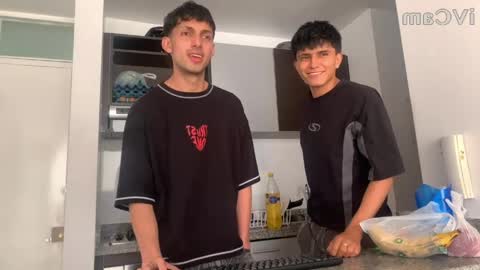 lian_y_dilan online show from April 5, 2026, 8:06 pm
