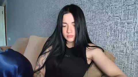 liana_diva online show from May 18, 2026, 1:39 pm