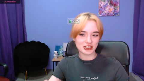 Little Liana  online show from January 16, 2025, 2:19 am