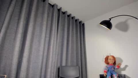 lianewhite online show from November 21, 2025, 11:58 pm