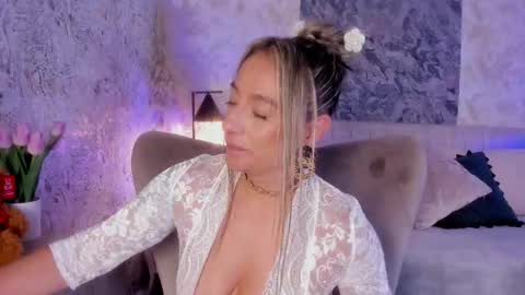 Lian online show from October 2, 2025, 6:04 pm