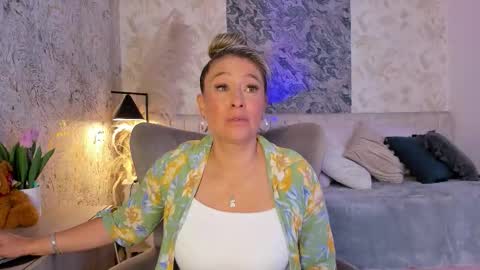 Lian online show from March 16, 2026, 7:29 pm