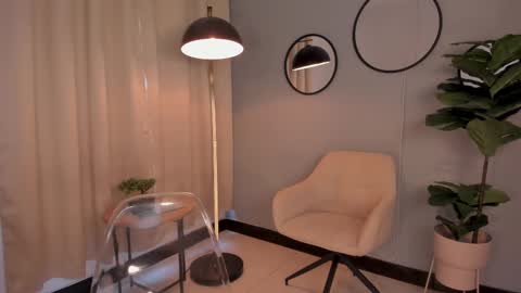 Lia online show from February 12, 2025, 1:06 pm