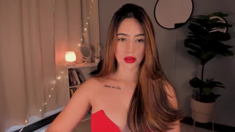 Lia online show from October 10, 2025, 1:21 pm