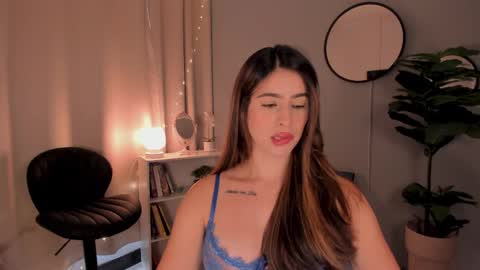 Lia online show from October 15, 2025, 12:49 pm