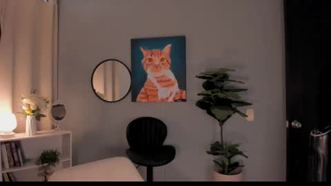 Lia online show from November 24, 2025, 2:06 pm