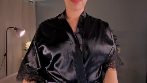 Lia online show from February 19, 2026, 2:02 pm