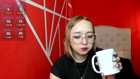 Lia Roberts online show from December 15, 2024, 12:06 pm