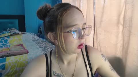 Lia Roberts online show from February 4, 2025, 12:00 pm