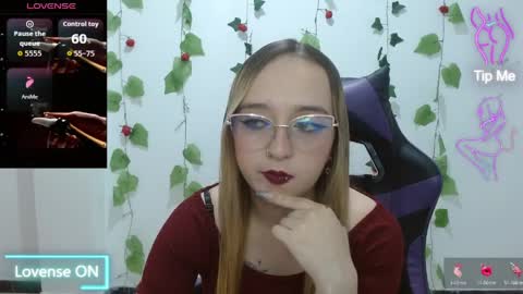 Lia Roberts online show from April 8, 2026, 3:28 am