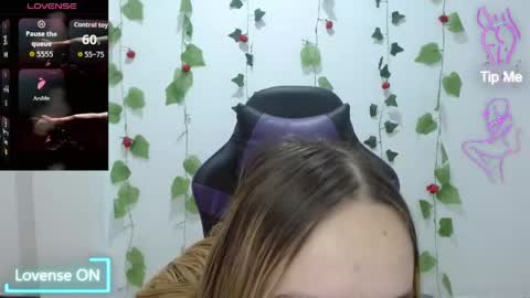 Lia Roberts online show from April 29, 2026, 4:27 am