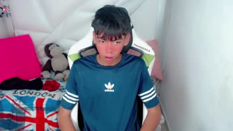 Snapshot of liarr_ chatting on May 1, 2026, 2:27 am LIAR online show from May 1, 2026, 2:27 am