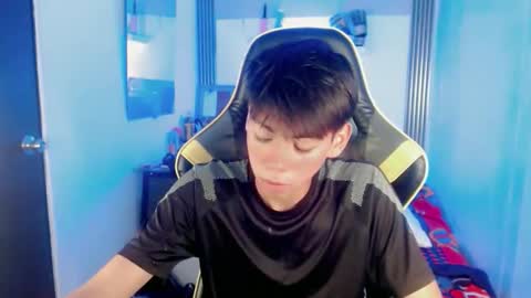 Snapshot of liarr_ chatting on May 15, 2026, 10:50 pm LIAR online show from May 15, 2026, 10:50 pm