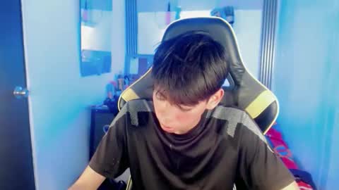 Snapshot of liarr_ chatting on May 15, 2026, 11:34 pm LIAR online show from May 15, 2026, 11:34 pm