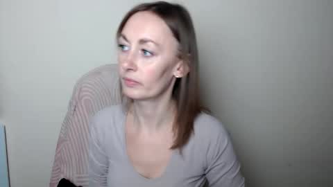 Lia online show from March 16, 2026, 1:15 pm